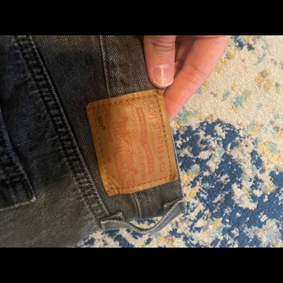 Levi’s 501 shorts in black - Picture 4 of 5